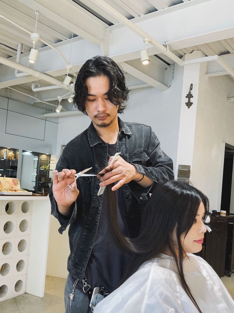 わたしとナルトシザー | buzz-Hairmake | 美容鋏(ハサミ)・理容 わたしとナルトシザー | buzz-Hairmake | 美容鋏(ハサミ)・理容
